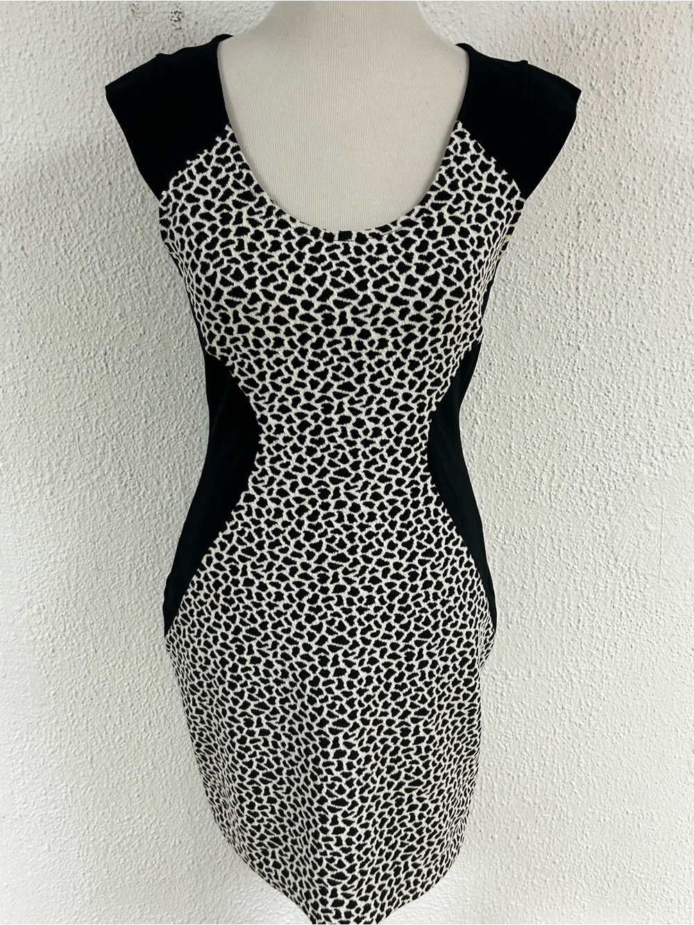 Express Black & White Animal Printed Sheath Dress sz8